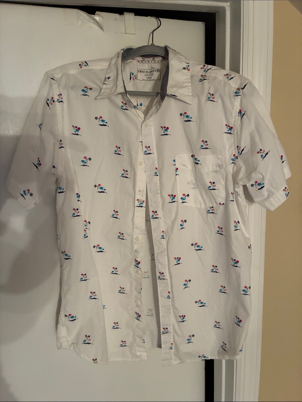 Free Planet White Short-Sleeve Button-Up Shirt with Blue and Red Floral Print